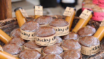 Sticky Date Pudding & sauce